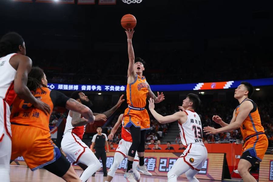 皇冠投注流水_“单车战神”助上海大鲨鱼十六连胜皇冠投注流水!