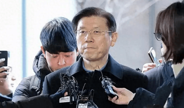 皇冠体育公司_抓捕事不过三皇冠体育公司,守护尹锡悦的“战士”辞职,总统律师:恐致韩国内战