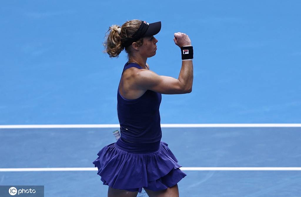 皇冠代理注册网址_爆冷皇冠代理注册网址!郑钦文0-2遭36岁德国老将横扫 止步澳网次轮