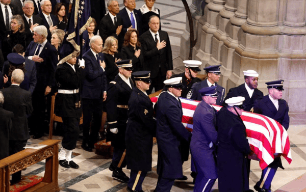 皇冠比分网址_美政坛大地震!83岁拜登筹划国葬皇冠比分网址,美国全境将哀悼,特朗普“怒了”