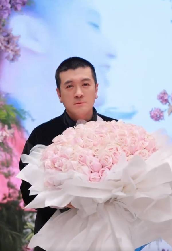 皇冠体育盘口_杨子希望再度追回黄圣依:为你挑选了11.19克拉钻戒皇冠体育盘口,我要亲手给你幸福