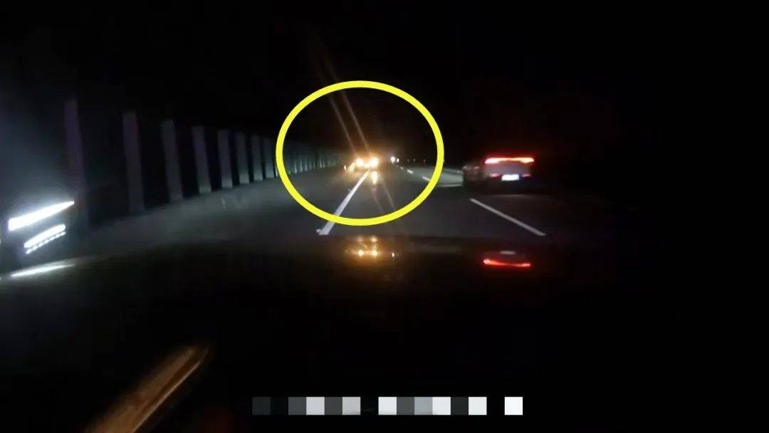 皇冠账号申请_一家三口在广西高速上逆行12公里皇冠账号申请,近百辆车“懵”了