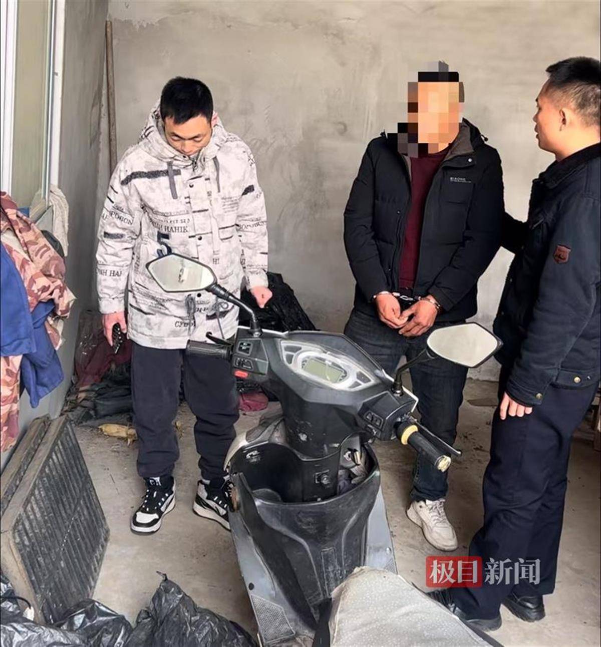 mos055皇冠_“我每次只偷两三个mos055皇冠,每个路段就偷一次”,多次作案自认为隐蔽,盗窃井盖嫌犯终落网