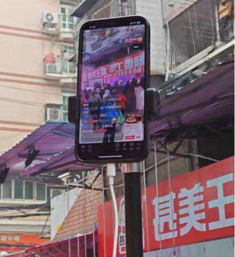 皇冠信用盘账号_武汉“香肠一条街”灌肠涨价皇冠信用盘账号,商家仍从半夜忙到晚上,有公司花几十万元买肠