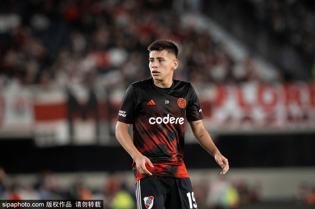 奥运会足球比赛_交作业奥运会足球比赛!曼城新援60分钟2射1传 助力阿根廷6-0大胜巴西