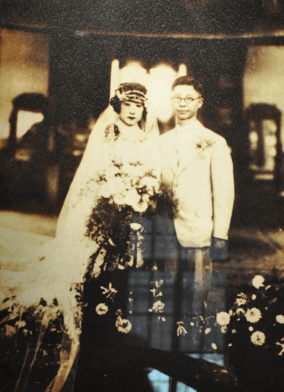 巴黎奥运会开幕式_青岛鱼山路巴黎奥运会开幕式,一位大名人为了吃一顿烤羊肉…也是拼了!从北京买的工具,从潍县买的大葱!网友:不光会写,还这么会吃啊