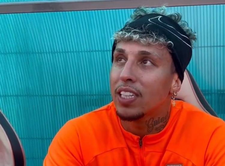 日本-马里_克雷桑:教练对体能的要求比较严格日本-马里,未来两周将更专注技战术