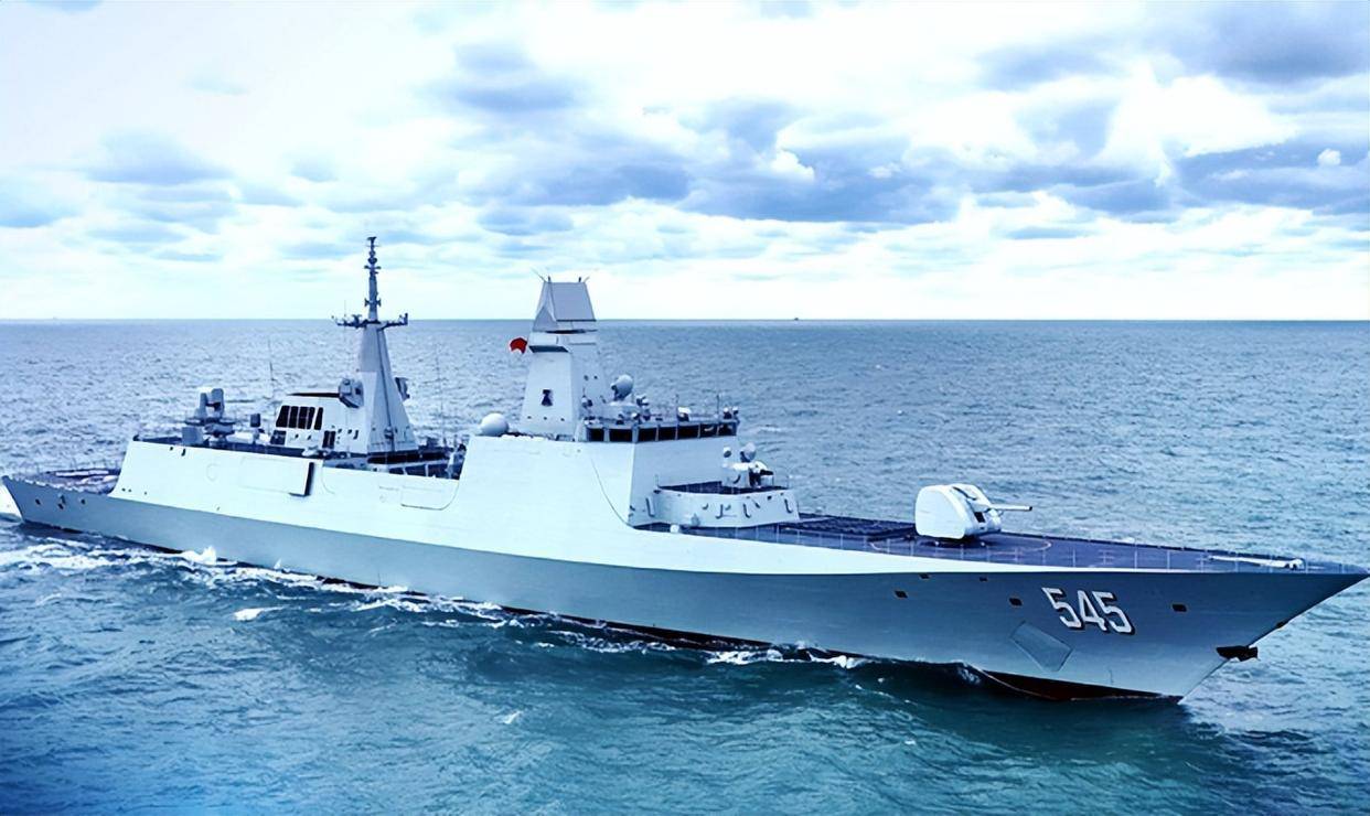 巴黎奥运会足球_054B首舰服役巴黎奥运会足球,台专家:大陆实现弯道超车,台当局头更大了