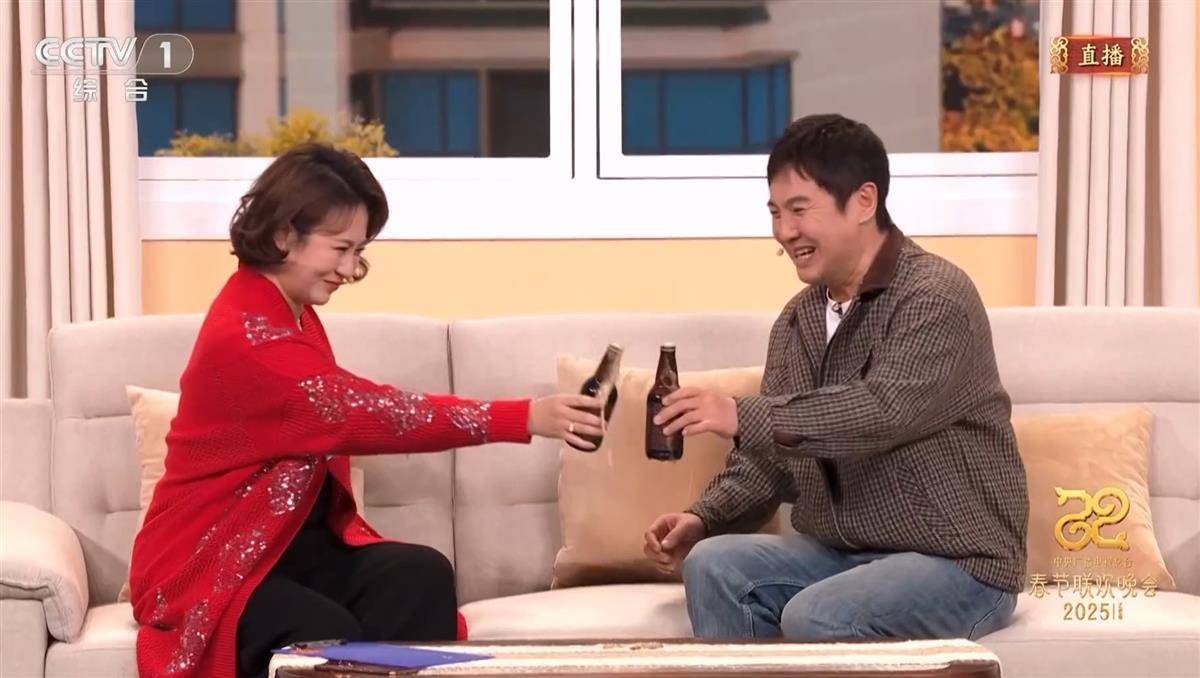 巴黎奥运会足球_沈腾马丽小品没演完?导演组回应:和彩排时几乎一样巴黎奥运会足球,没看够明年再来