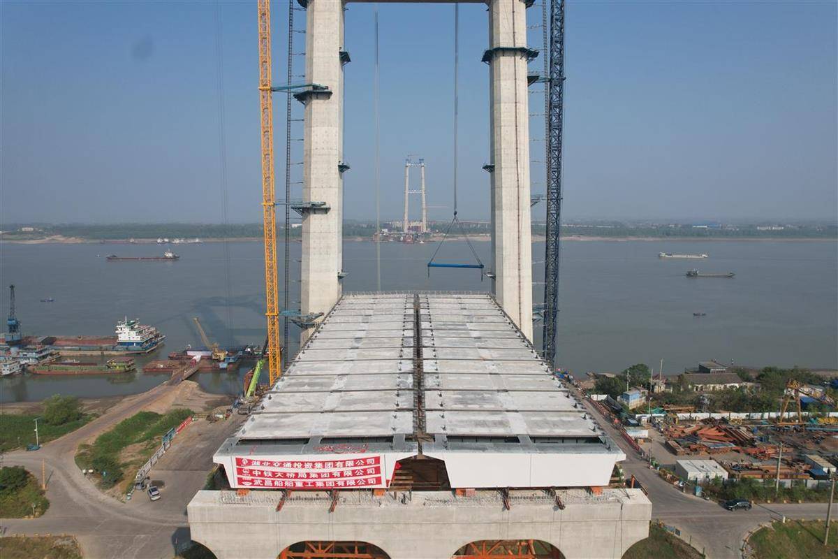 以色列-日本_新材料每平方米可承重1.4万吨以色列-日本！武汉第12座长江大桥桥面更轻更强