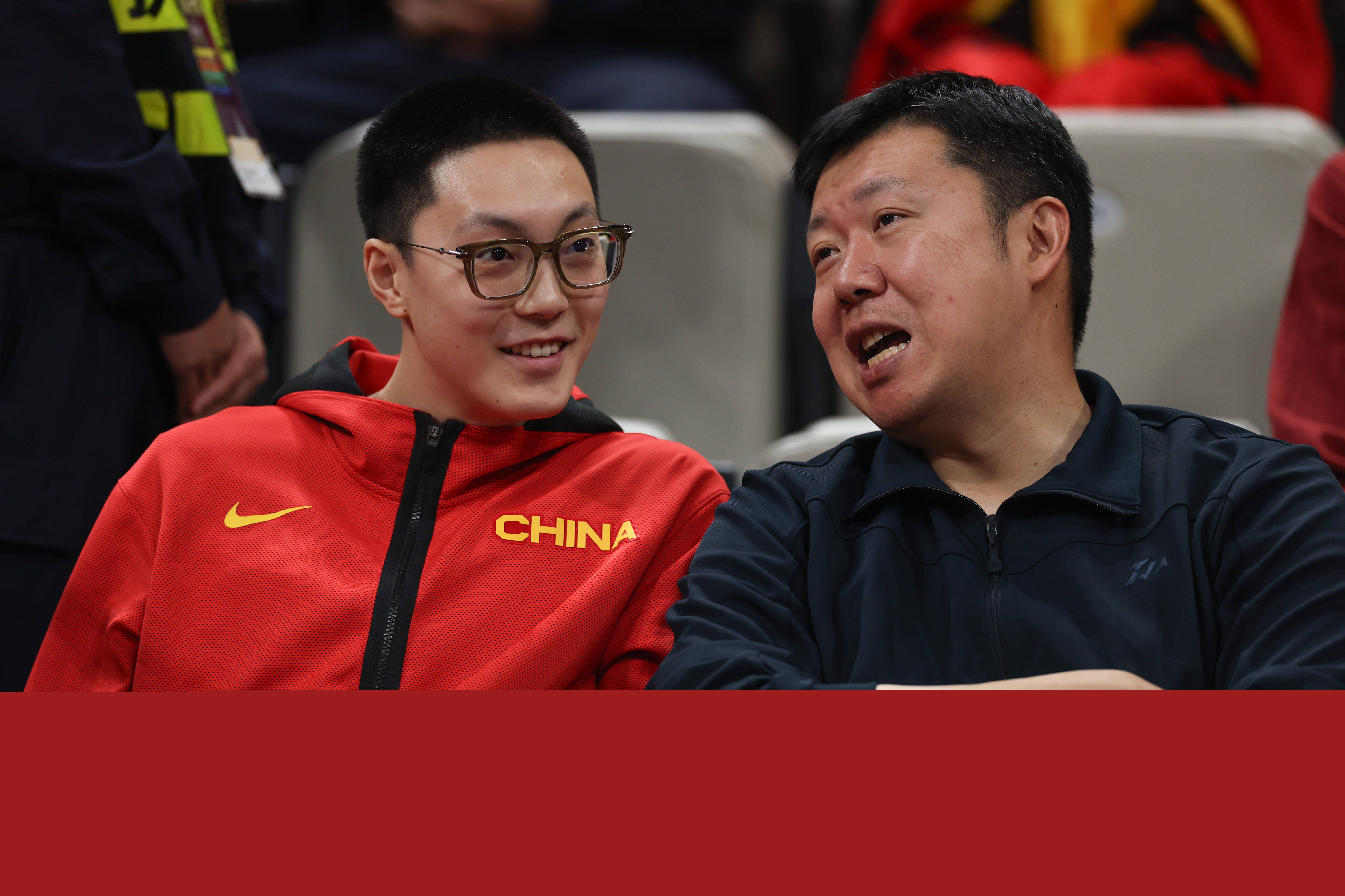 皇冠代理登3_王治郅:皇冠代理登3我没微信也不愿妥协 停车场要求扫码我只给现金