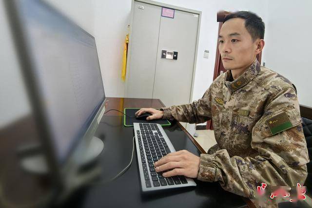 信用网如何申请_长江大桥上“违停”三分多钟信用网如何申请,他紧急救下两人