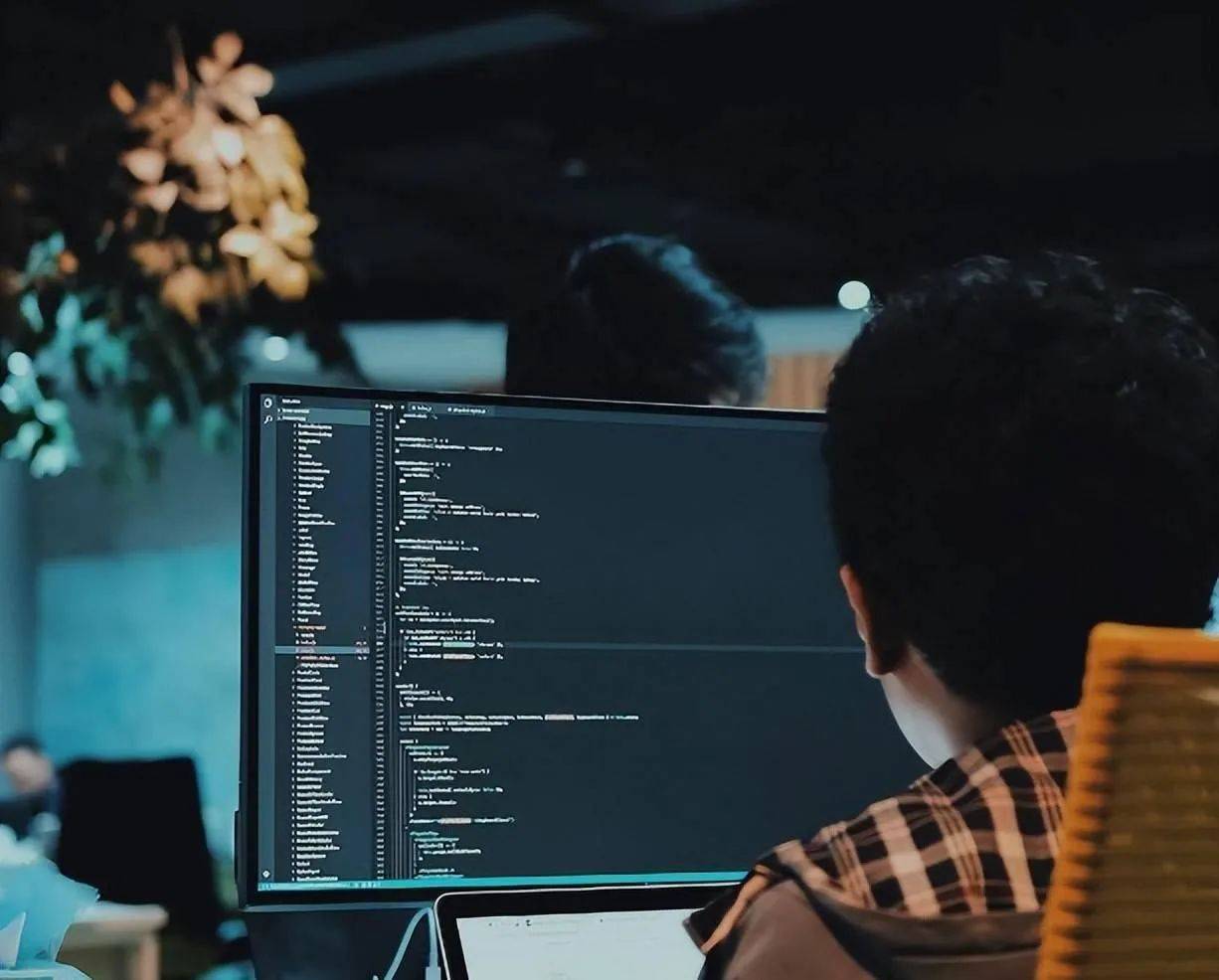 皇冠2登录welcome_悬赏1000万美金!四川小伙成美国头号通缉犯皇冠2登录welcome,他到底做了什么?