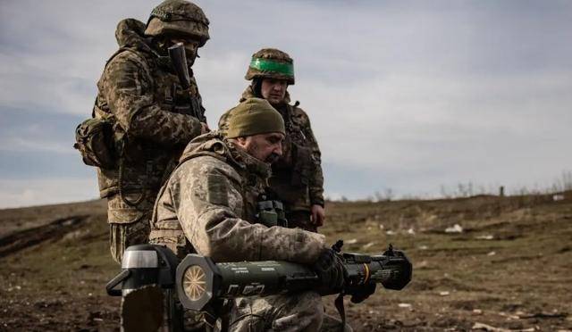 电竞足球盘口_库尔斯克乌军即将崩溃电竞足球盘口,普京这个时候要停战?特朗普牛皮快吹破了