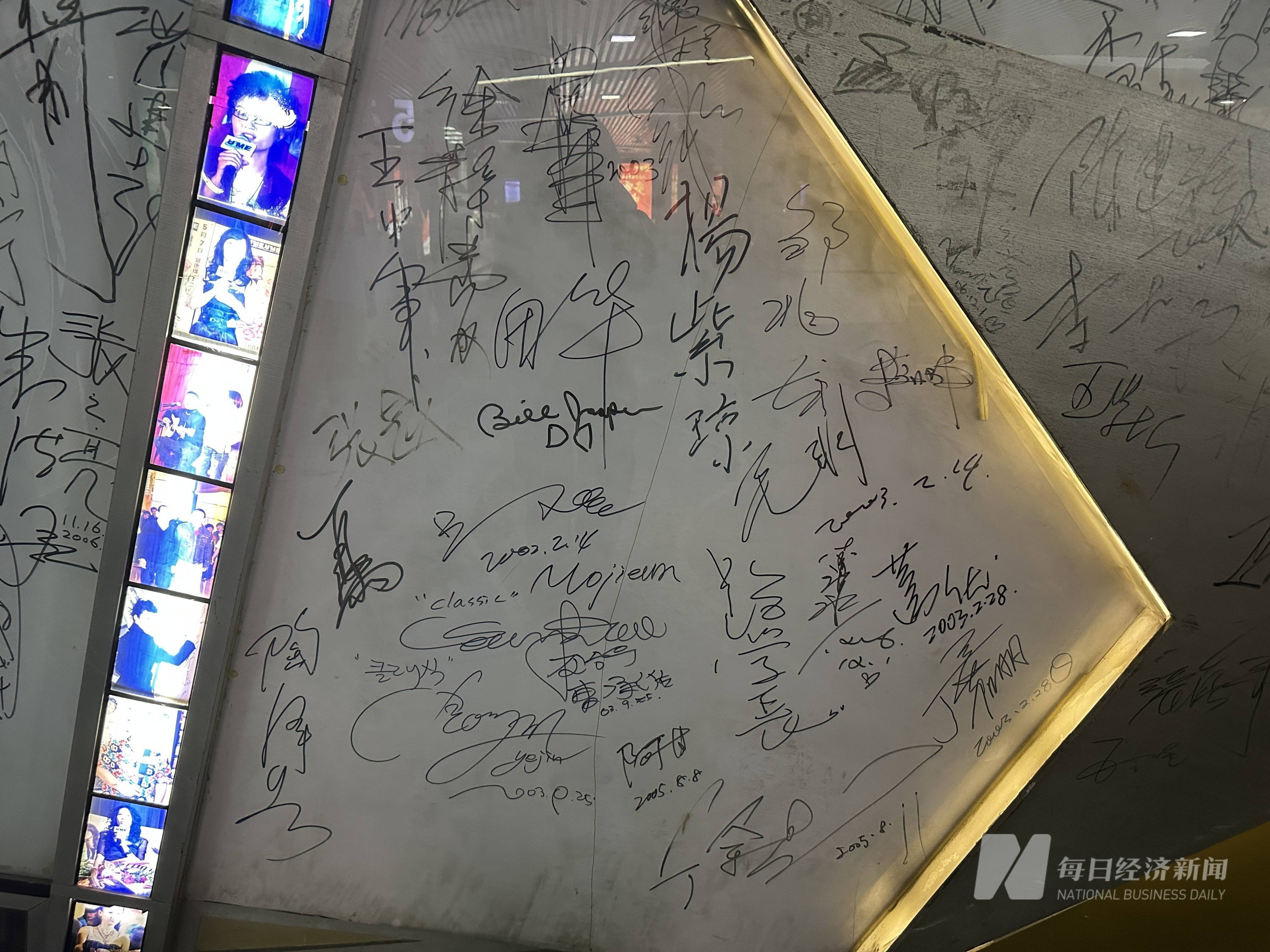 皇冠信用网口_开业22年老影院闭店皇冠信用网口,《哪吒2》超百亿元票房难掩“8万块银幕”的现实困境