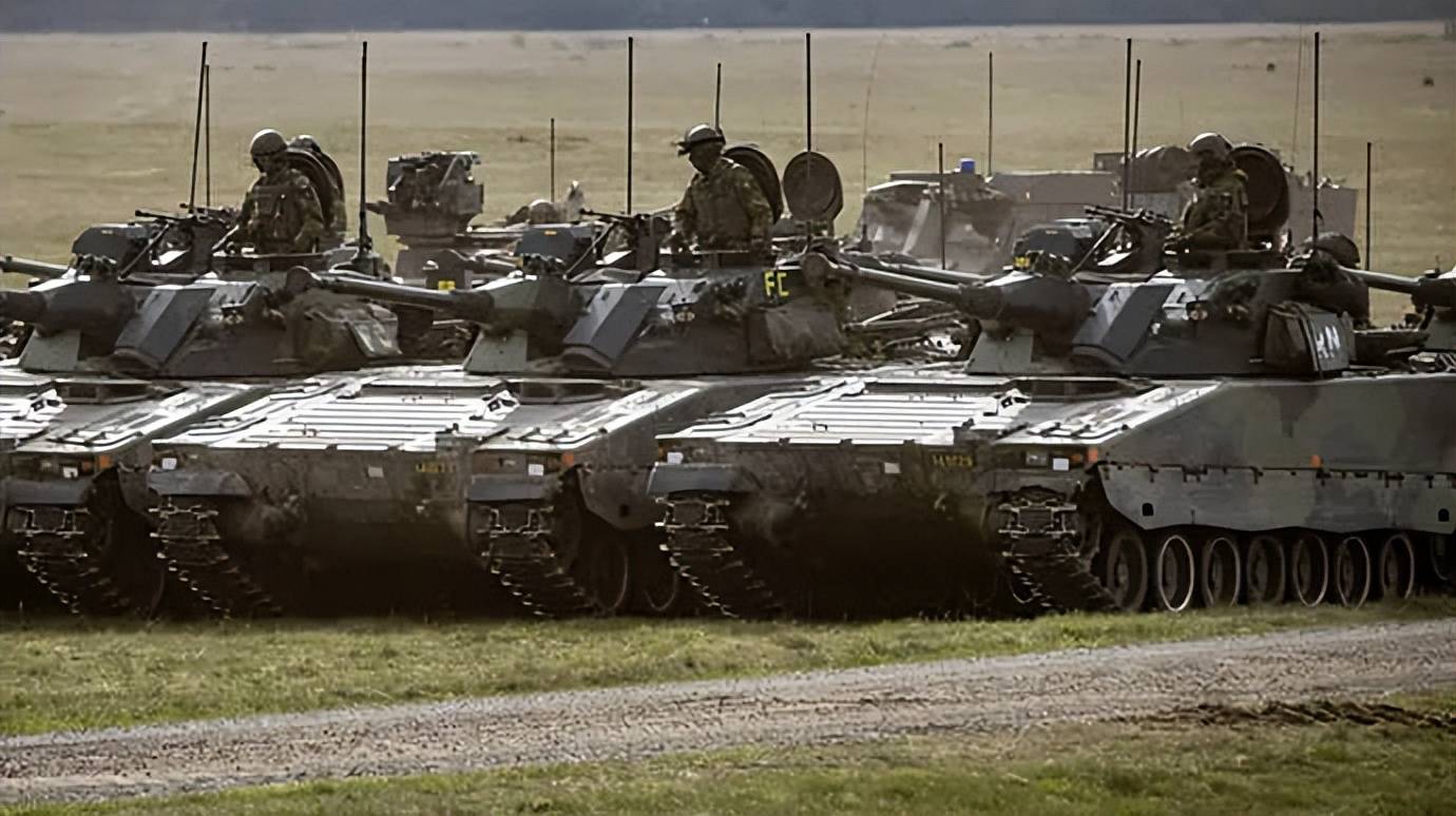 hga030账号
_特朗普:中止所有对乌克兰的军事援助hga030账号
!对乌军影响究竟有多大?