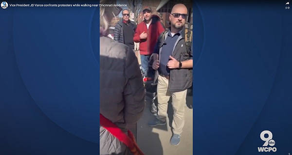 皇冠信用网哪里申请
_万斯:亲乌克兰抗议者当街骚扰皇冠信用网哪里申请
,吓到3岁女儿