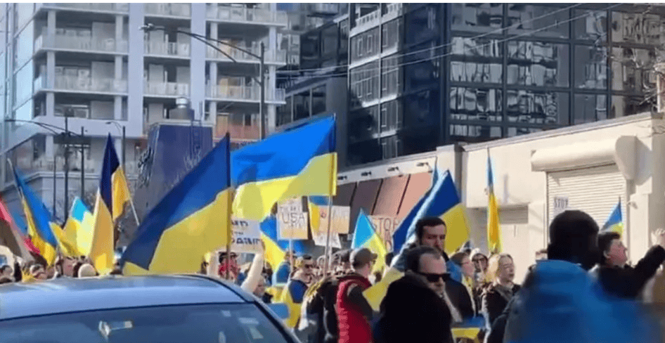 皇冠申请注册
_中国大使馆被“包围”皇冠申请注册
,乌克兰人反复高喊6个字,中方签下大名