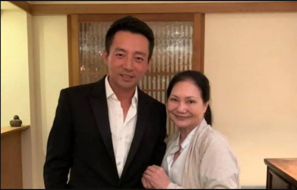 皇冠信用盘怎么开户
_S妈证实:大S火化前夕皇冠信用盘怎么开户
,汪小菲打电话对她疯狂大骂