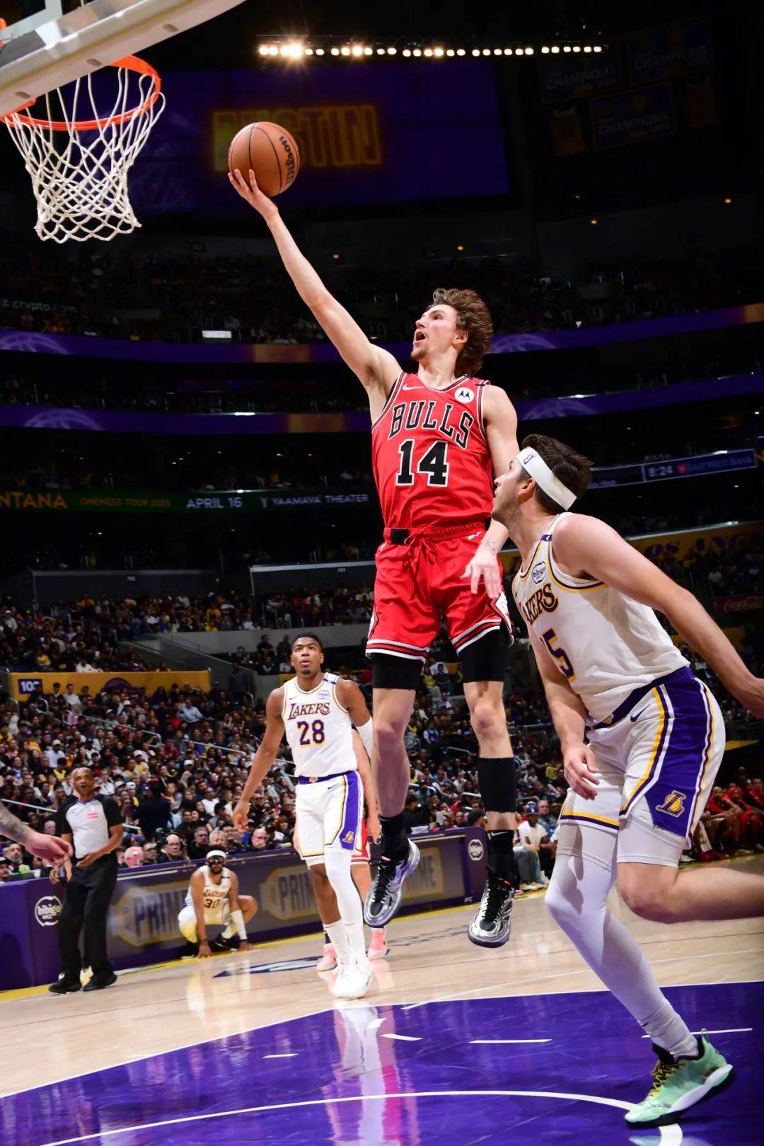 app足球正网
_詹姆斯复出app足球正网
,完全体湖人115比146惨败公牛,遭遇两连败!