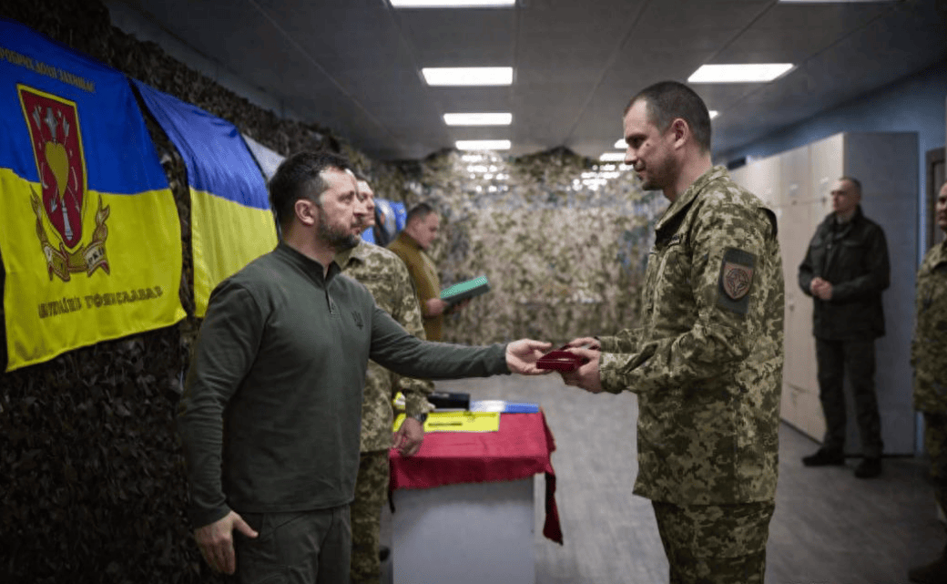 皇冠信用网如何代理
_泽连斯基前线督战有成效皇冠信用网如何代理
,乌军打回卢甘斯克,俄军卷土重来,基辅遭大规模无人机袭击!