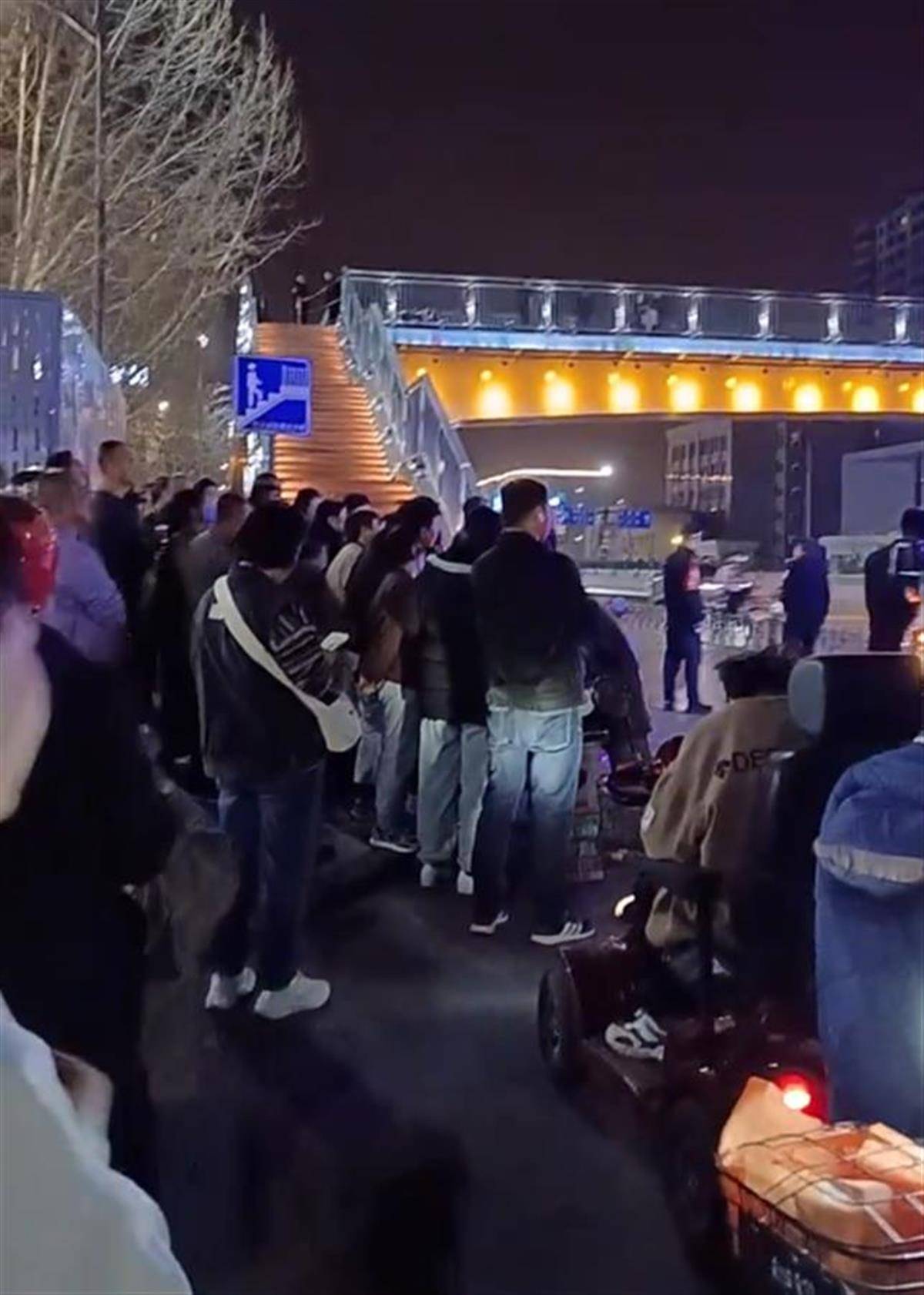 皇冠信用网会员开户申请
_临汾一男子过天桥从楼梯滚落身亡皇冠信用网会员开户申请
,多方回应