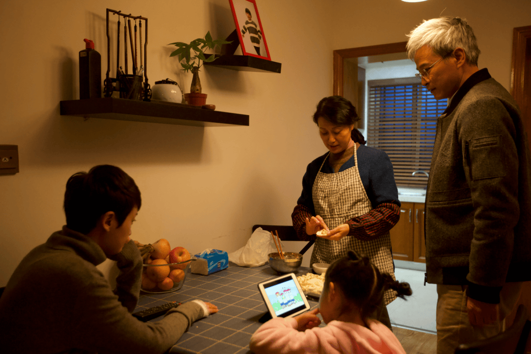 皇冠信用网代理
_学生禁玩手机皇冠信用网代理
，催生孩子间的地下交易