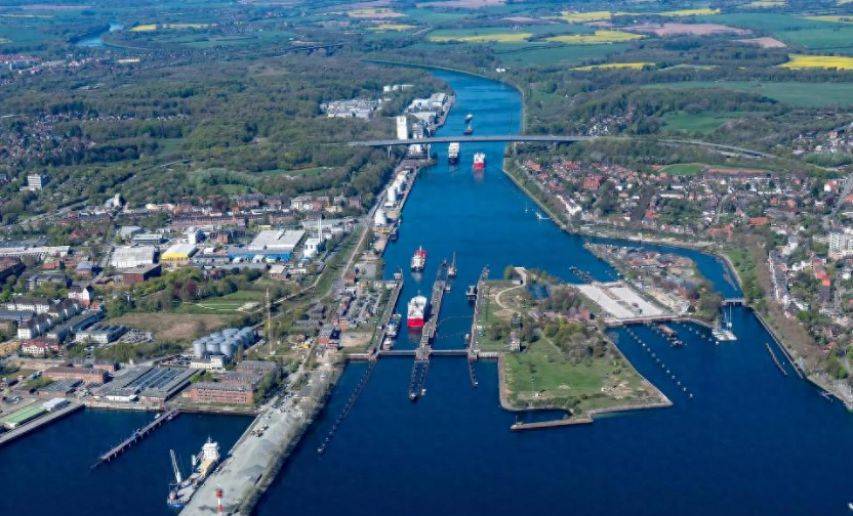 皇冠体育App下载
_中国不再沉默皇冠体育App下载
,李嘉诚动手后,巴拿马迎来贵客,美计划恐彻底泡汤