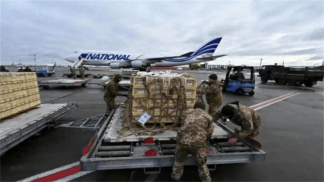 如何申请皇冠信用盘
_眼看美欧靠不上如何申请皇冠信用盘
,乌克兰妇女迎着枪林弹雨,深入俄军阵地厮杀