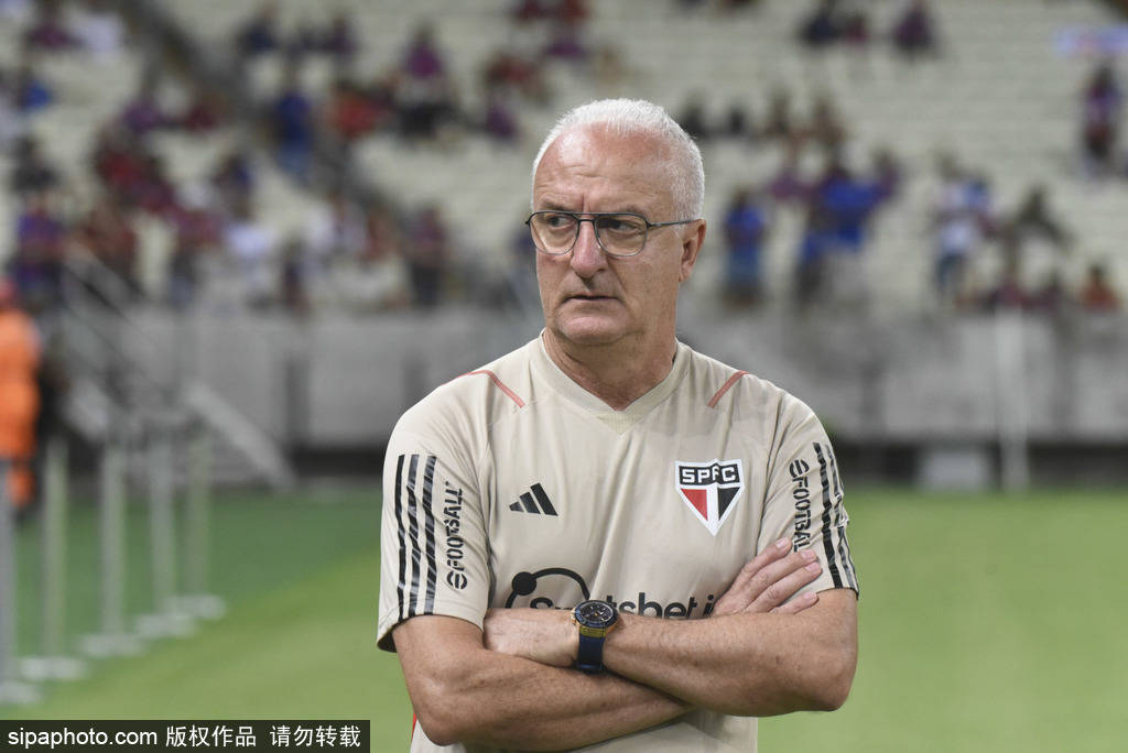 皇冠信用網注册开户
_巴西队官宣主帅多里瓦尔下课 世预赛1-4输给阿根廷