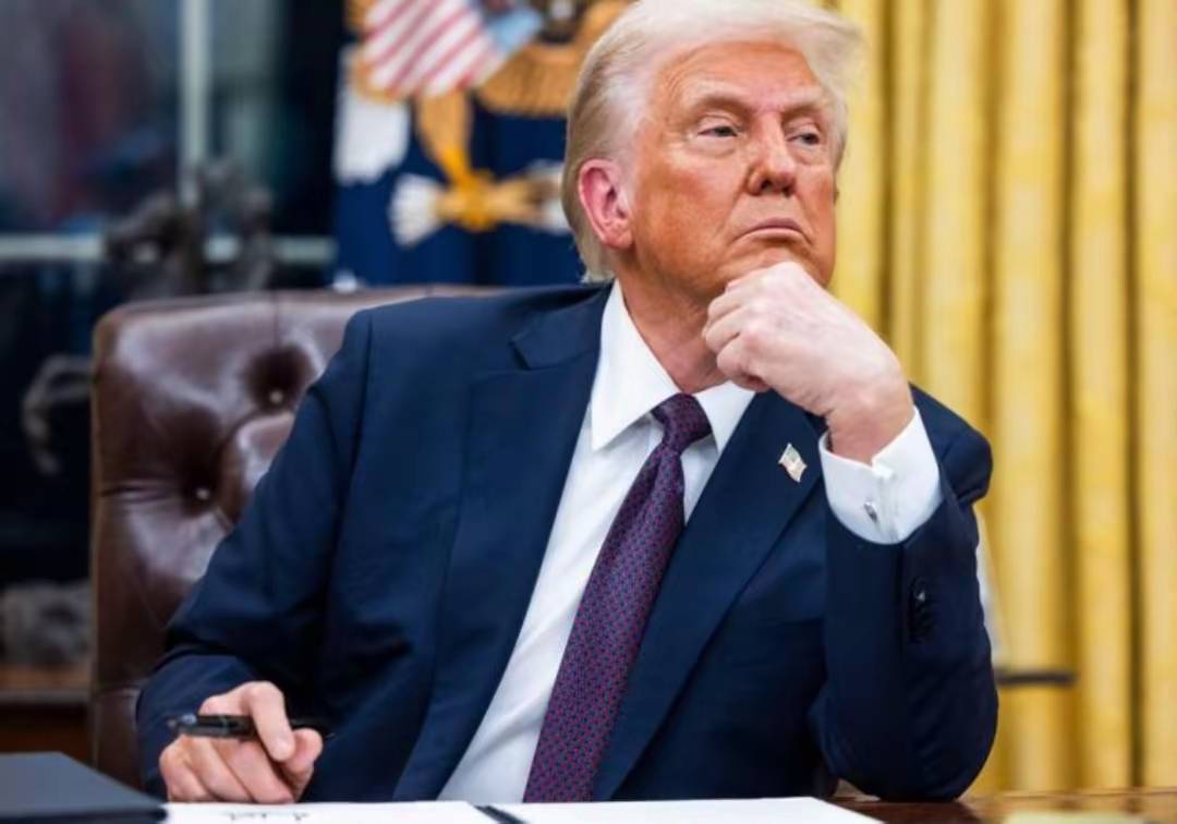 皇冠网址_97岁李嘉诚赌输了！香港特首发声皇冠网址，中国甩出王牌，新格局被打开