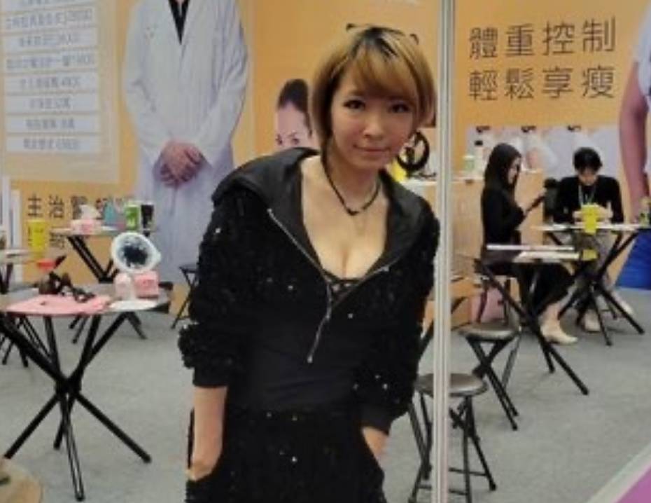 皇冠代理登3平台
_Makiyo谈小S近况：小S姐还是走不出来皇冠代理登3平台
，S妈甚至有点站不起来