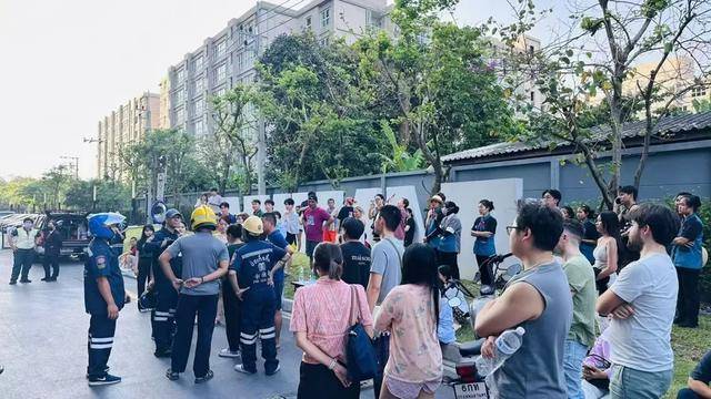 皇冠信用網注册开户
_“相当于约一千颗原子弹”皇冠信用網注册开户
!强震后的缅甸曼德勒40℃高温