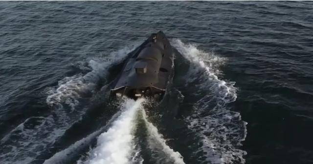 皇冠信用网会员
_台军无人艇锁定075皇冠信用网会员
，解放军超前部署，破了赖清德“乌克兰战法”