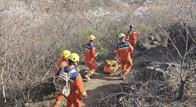 皇冠信用網登3代理
_北京几名驴友相约爬山皇冠信用網登3代理
,六旬阿姨被巨石砸中!消防出动救援