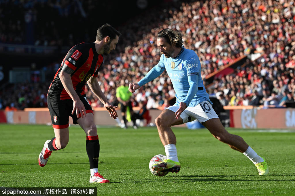 皇冠皇冠信用开户
_足总杯-哈兰德破门+失点+伤退 曼城2-1伯恩茅斯晋级4强