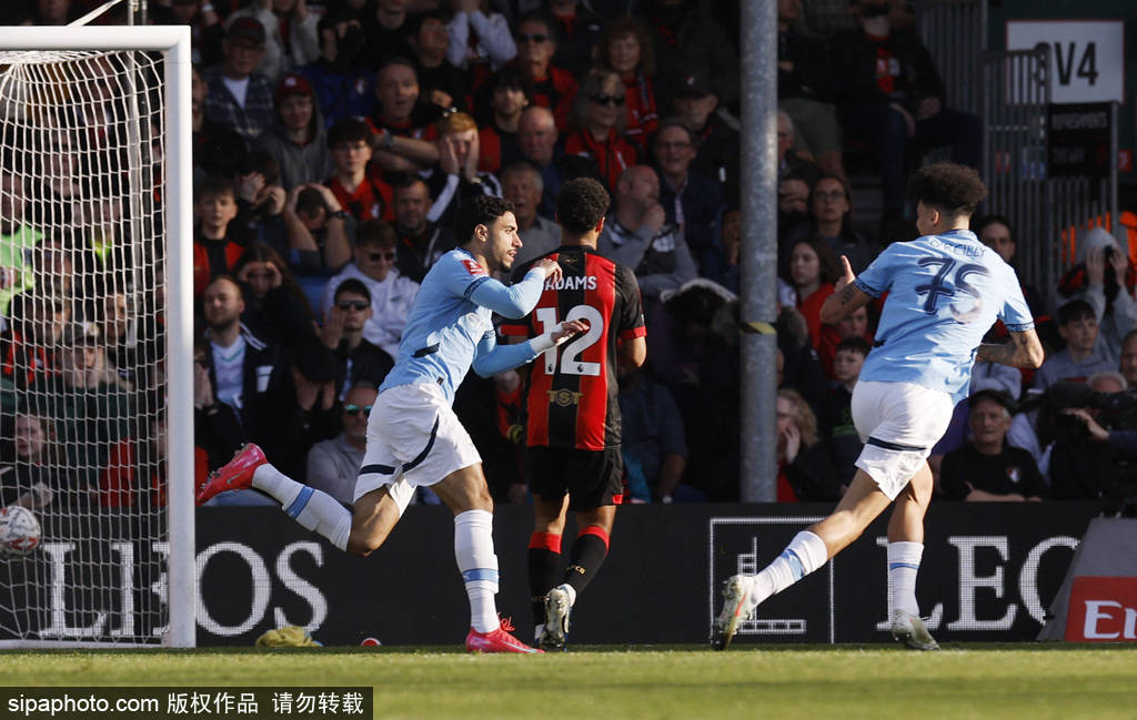 皇冠皇冠信用开户
_足总杯-哈兰德破门+失点+伤退 曼城2-1伯恩茅斯晋级4强