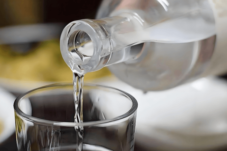 籃球基本規則_毕节一公司在食堂接待籃球基本規則，10人就餐8人喝白酒！总经理被撤职