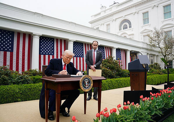 波特兰开拓者籃球_特朗普声称：愿意与中国打交道波特兰开拓者籃球，但关税战将持续到“贸易逆差清零”为止