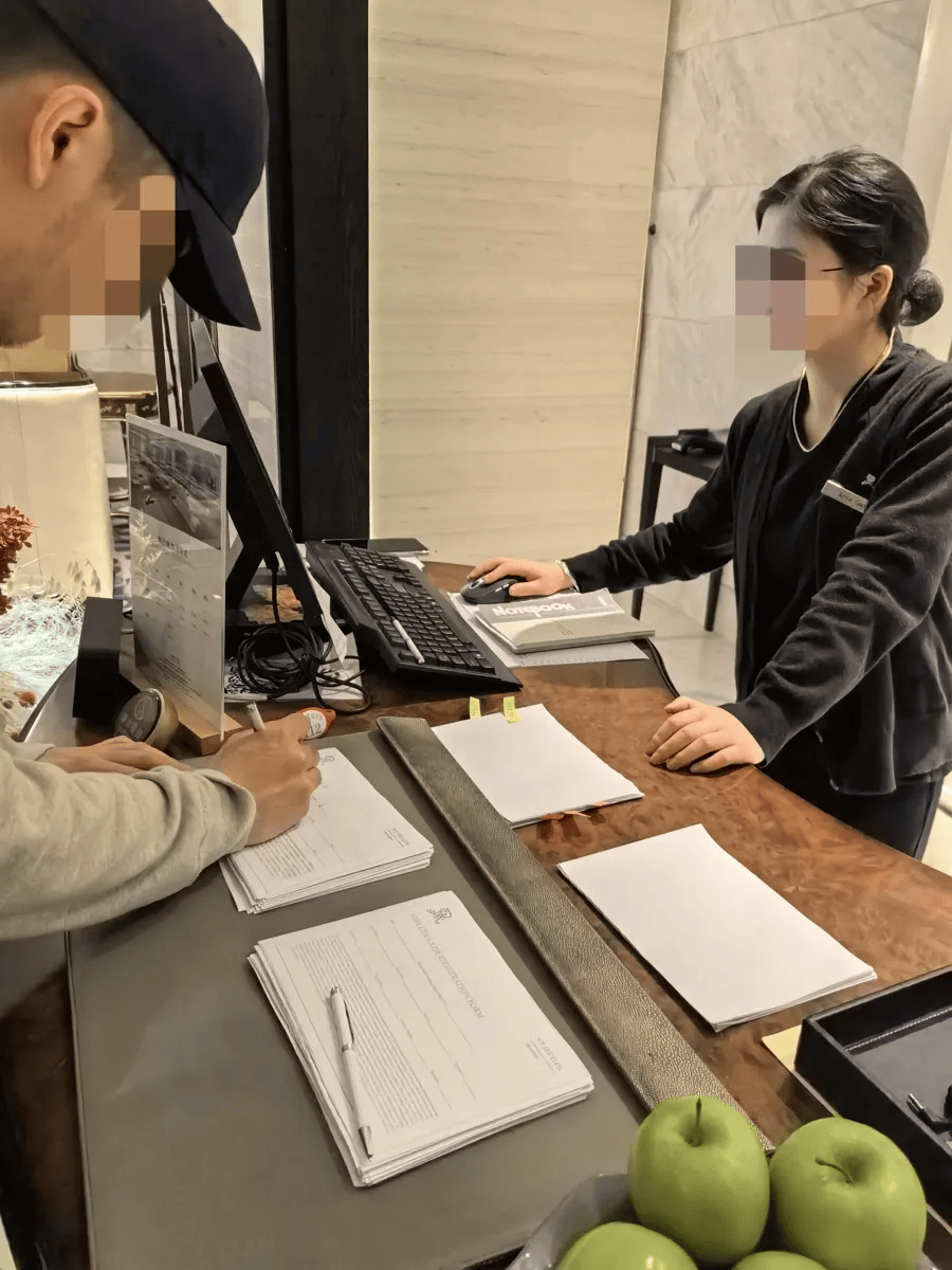 正网皇冠信用網
_出洋相了！女子购买上海高档酒店“灰色入场券”正网皇冠信用網
，却被当场识破……酒店已报警！