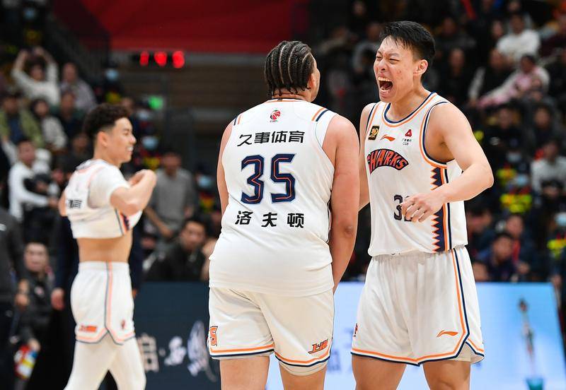 皇冠信用网代理申条件
_胡明轩两罚不中葬送胜局 上海加时三分绝杀广东