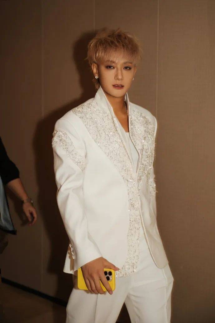 巴黎圣日耳曼vs阿斯顿维拉
_黄子韬透露卫生巾工厂进展巴黎圣日耳曼vs阿斯顿维拉
，妻子已试三四款：11日给大家免费试用