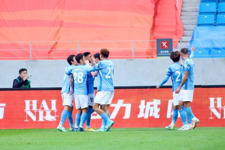 波兰甲组联赛
_媒体人:深圳队实力不够+阵容不合理波兰甲组联赛
,中场就卡尔采夫一人防守