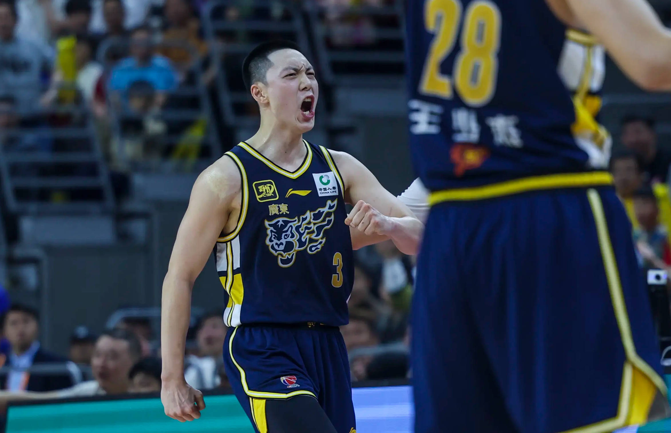 苏格兰高地足球联赛
_徐杰25+11任骏飞被驱逐 广东大胜上海2-1晋级八强