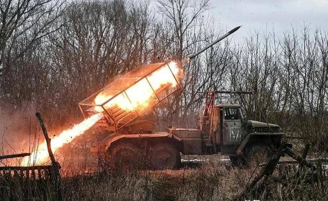 阿美尼亚超级联赛
_俄乌兵力10：1！普京“特赦”阿美尼亚超级联赛
，俄大将回归，泽连斯基险被斩首？