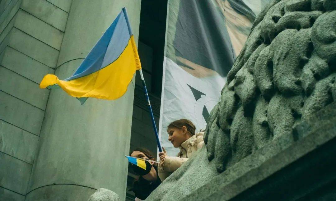 波兰乙组联赛
_全网爆火的免签国波兰乙组联赛
,成了中产「生娃天堂」?