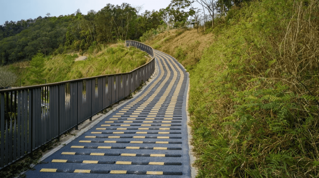 皇冠信用盘开户
_深圳一绿道现“搓衣板式”减速带皇冠信用盘开户
，网友直呼“反人类”，官方回应