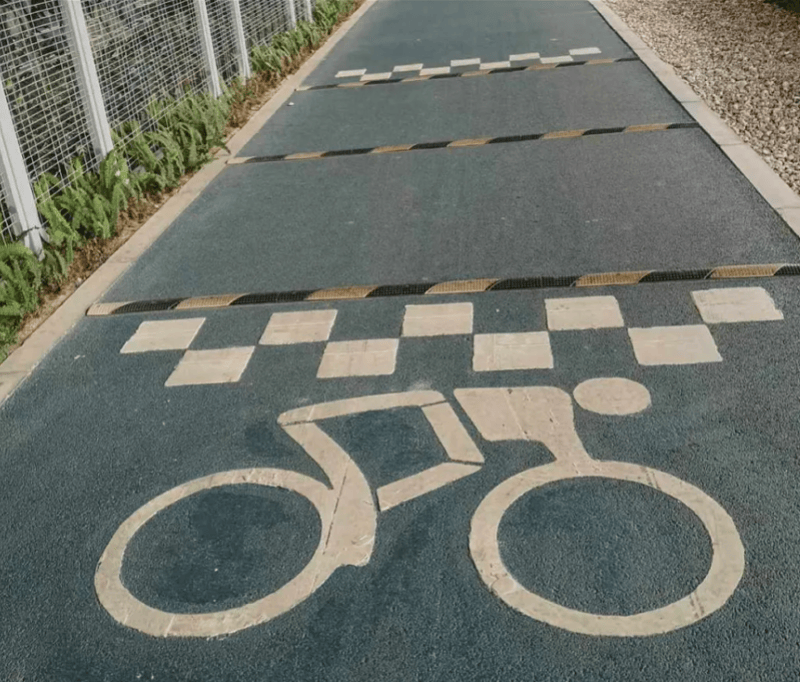 皇冠信用盘开户
_深圳一绿道现“搓衣板式”减速带皇冠信用盘开户
，网友直呼“反人类”，官方回应