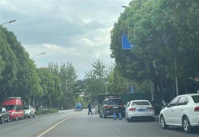 信用平台出租
_昆明一商铺起火致8人死亡信用平台出租
,居民:系电瓶车维修铺