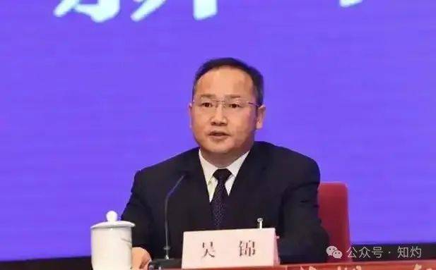 皇冠信用网登3代理
_“戏精”女市长落马后皇冠信用网登3代理
,刚刚,荆州市委书记也被查了……